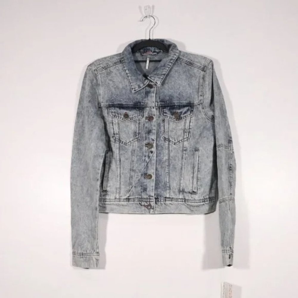 Free People Light Wash Denim Jean Jacket - Pale Blue - Picture 3 of 14